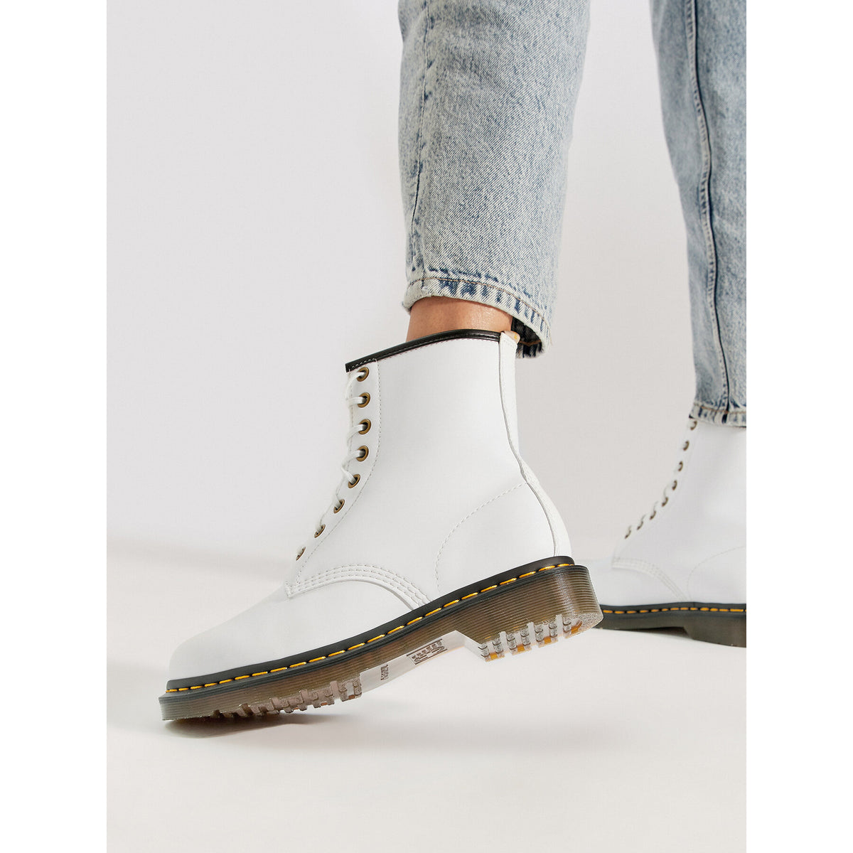 Dr. Martens Кубинки 27213113 Бял