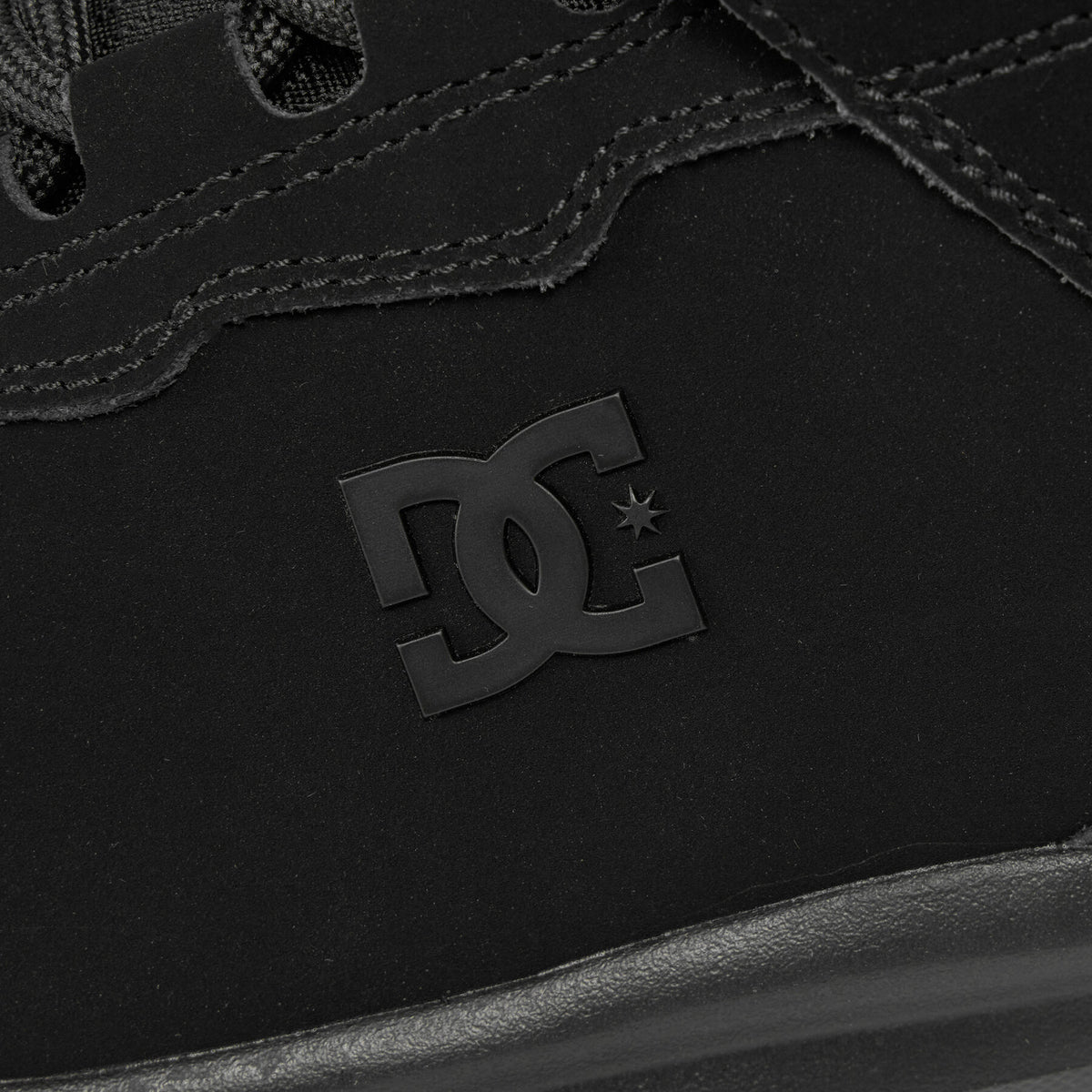 DC Shoes Зимни обувки Mutiny Wr ADYB700044 Черен