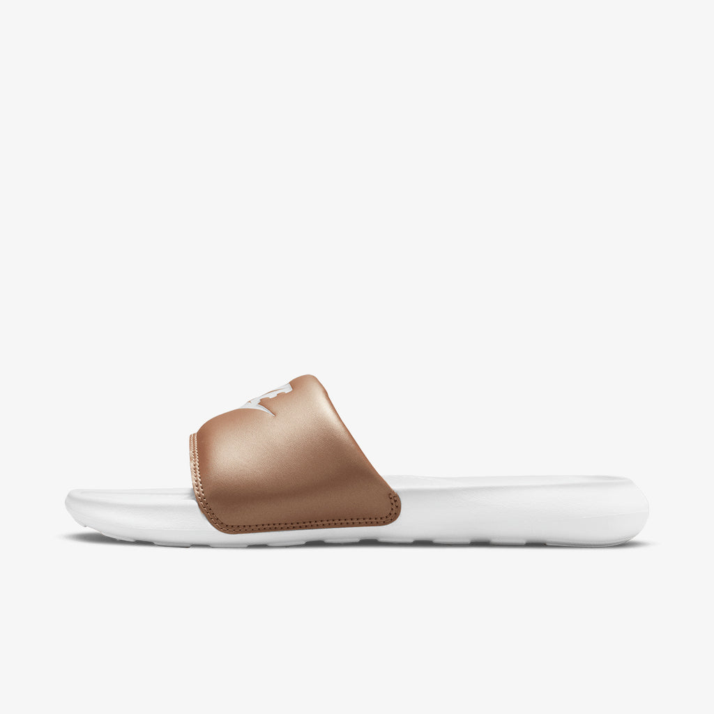 Nike VICTORI ONE