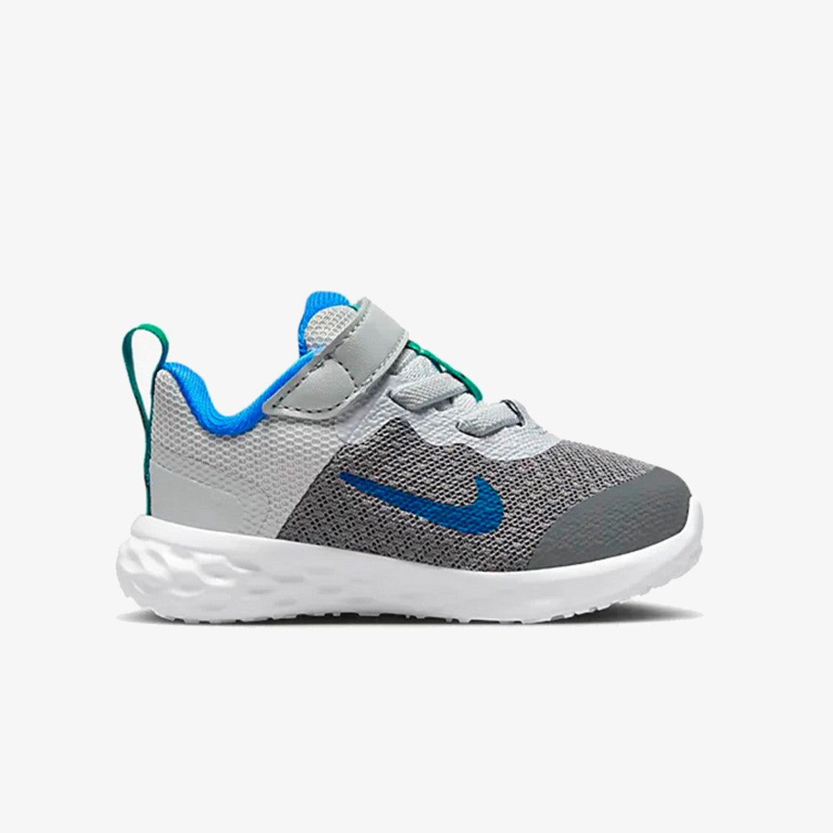 Nike Revolution 6