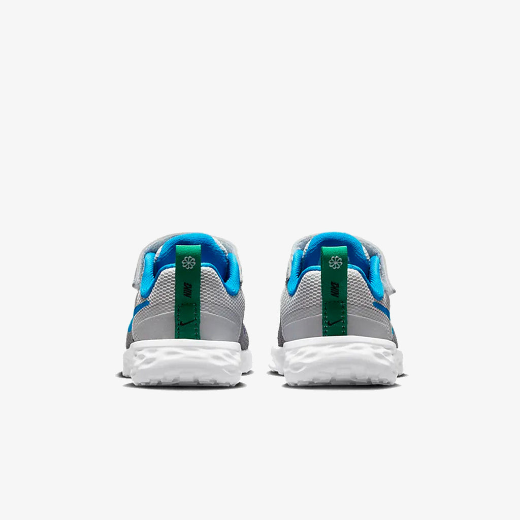 Nike Revolution 6