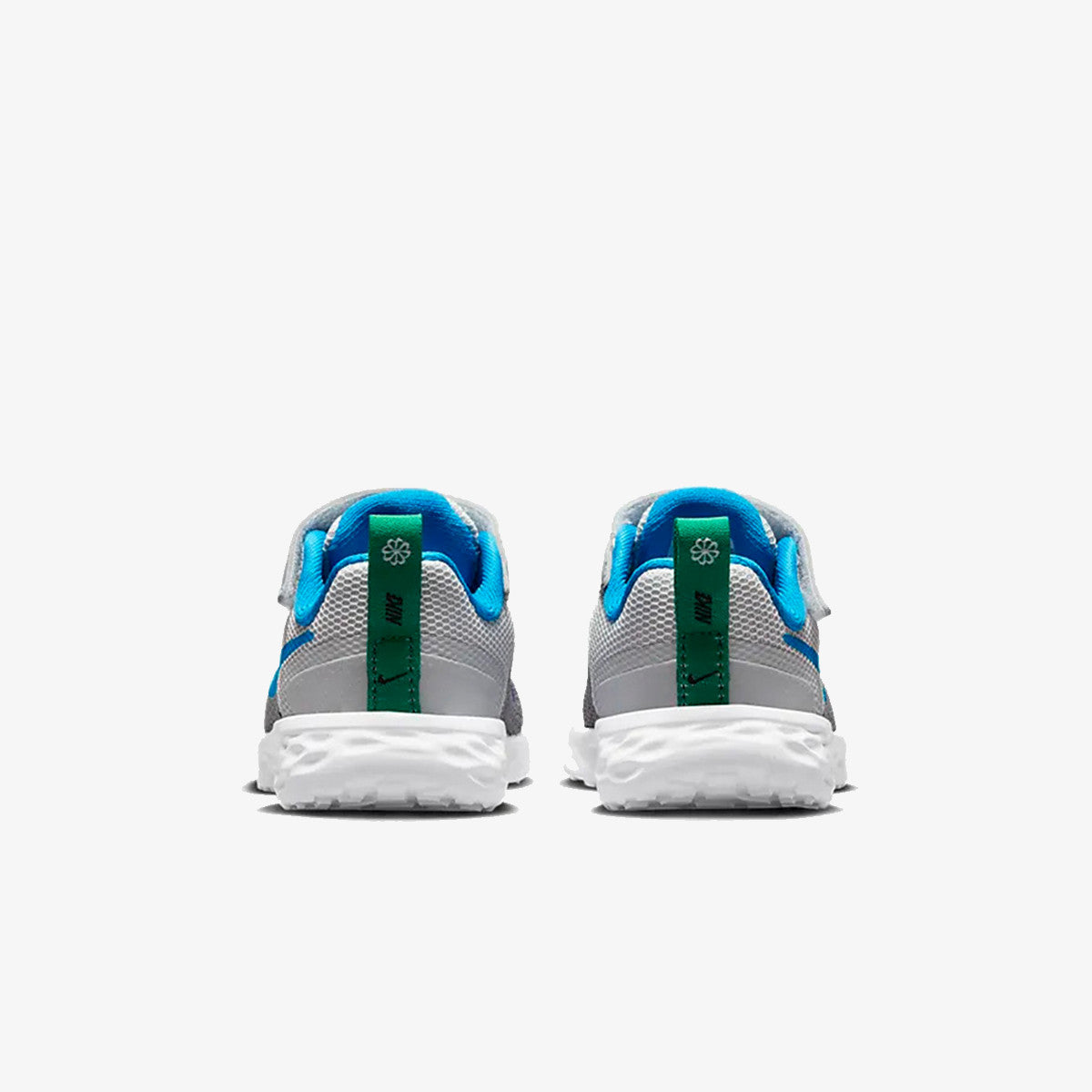 Nike Revolution 6