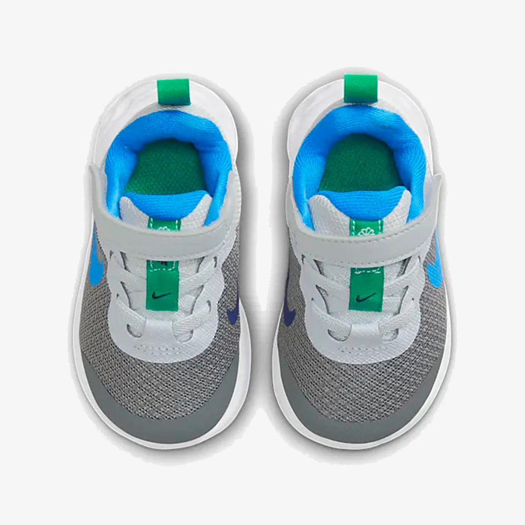 Nike Revolution 6