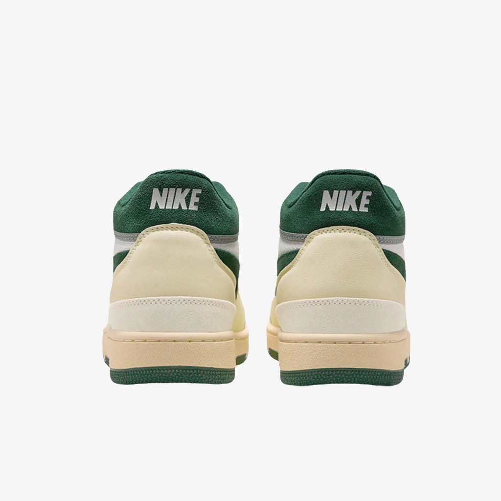NIKE Спортни обувки Attack
