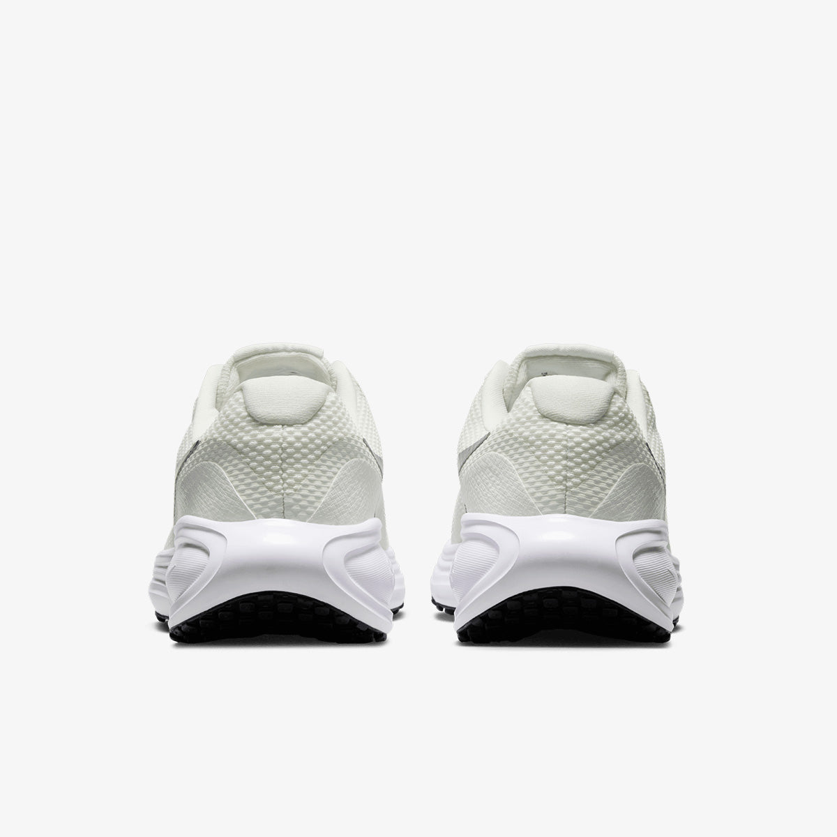 Nike Revolution 8