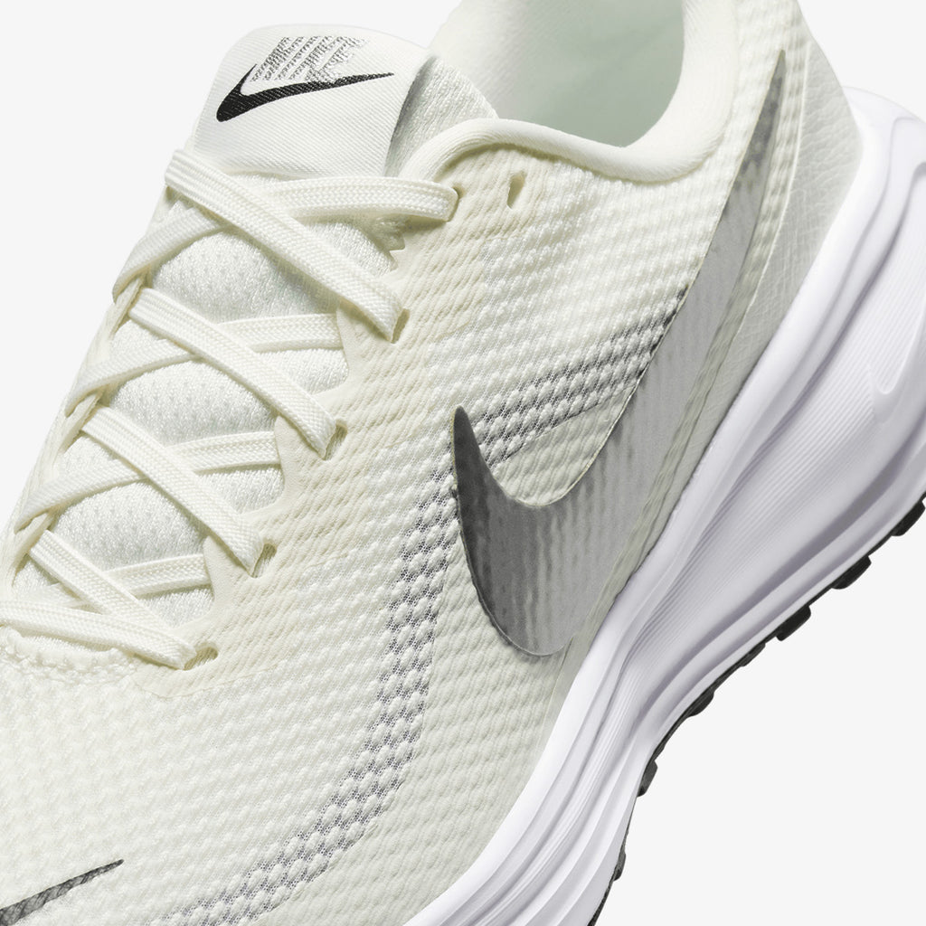 Nike Revolution 8