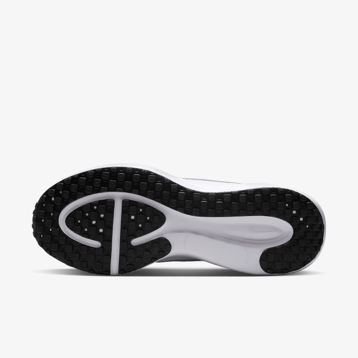 Nike Revolution 8