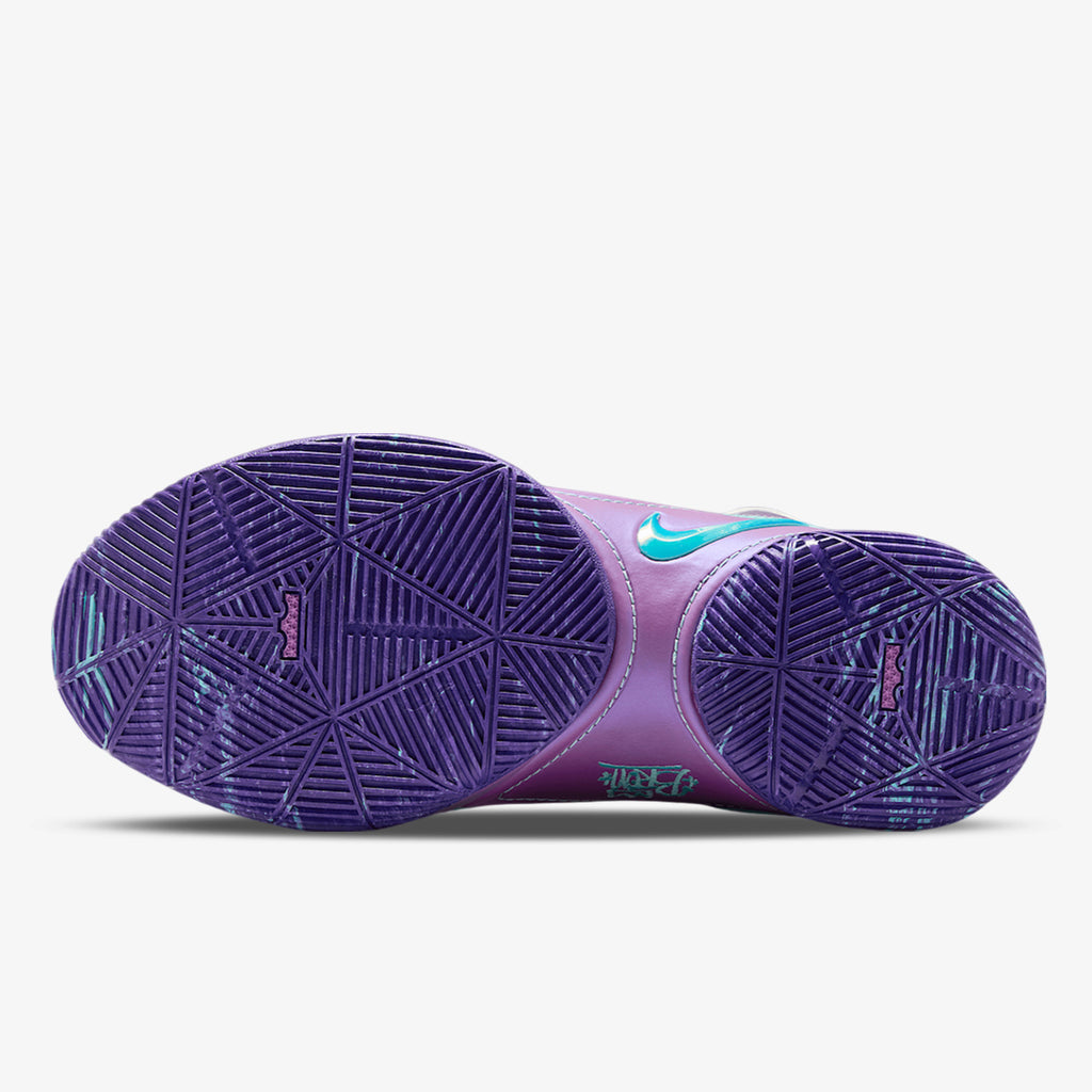 Nike LeBron XXII Split