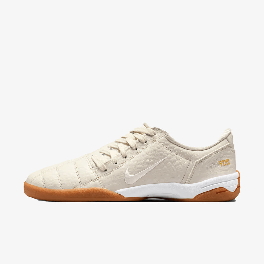 NIKE Спортни обувки Total90