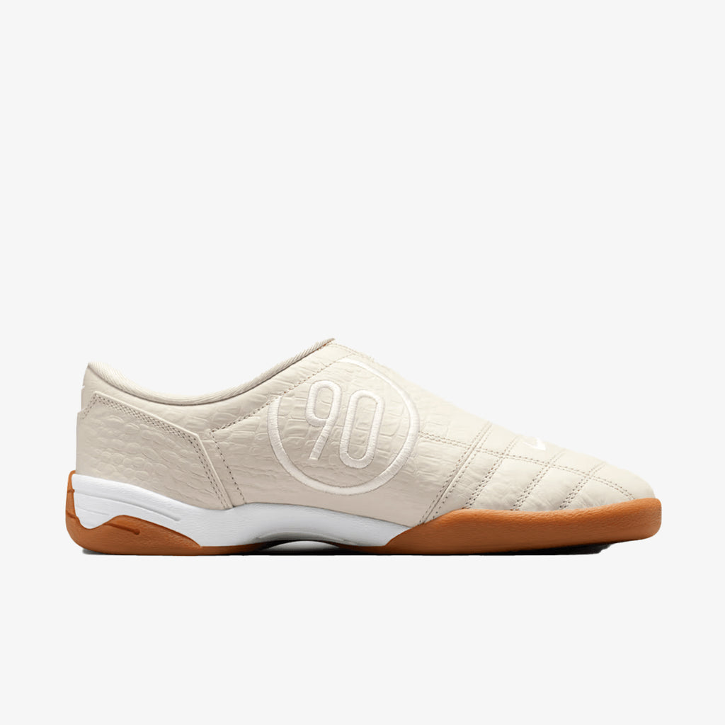 NIKE Спортни обувки Total90