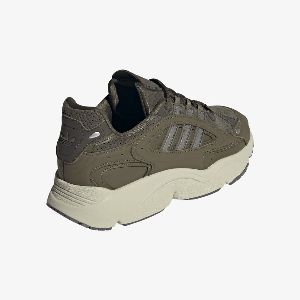 adidas Спортни обувки Ozmillen