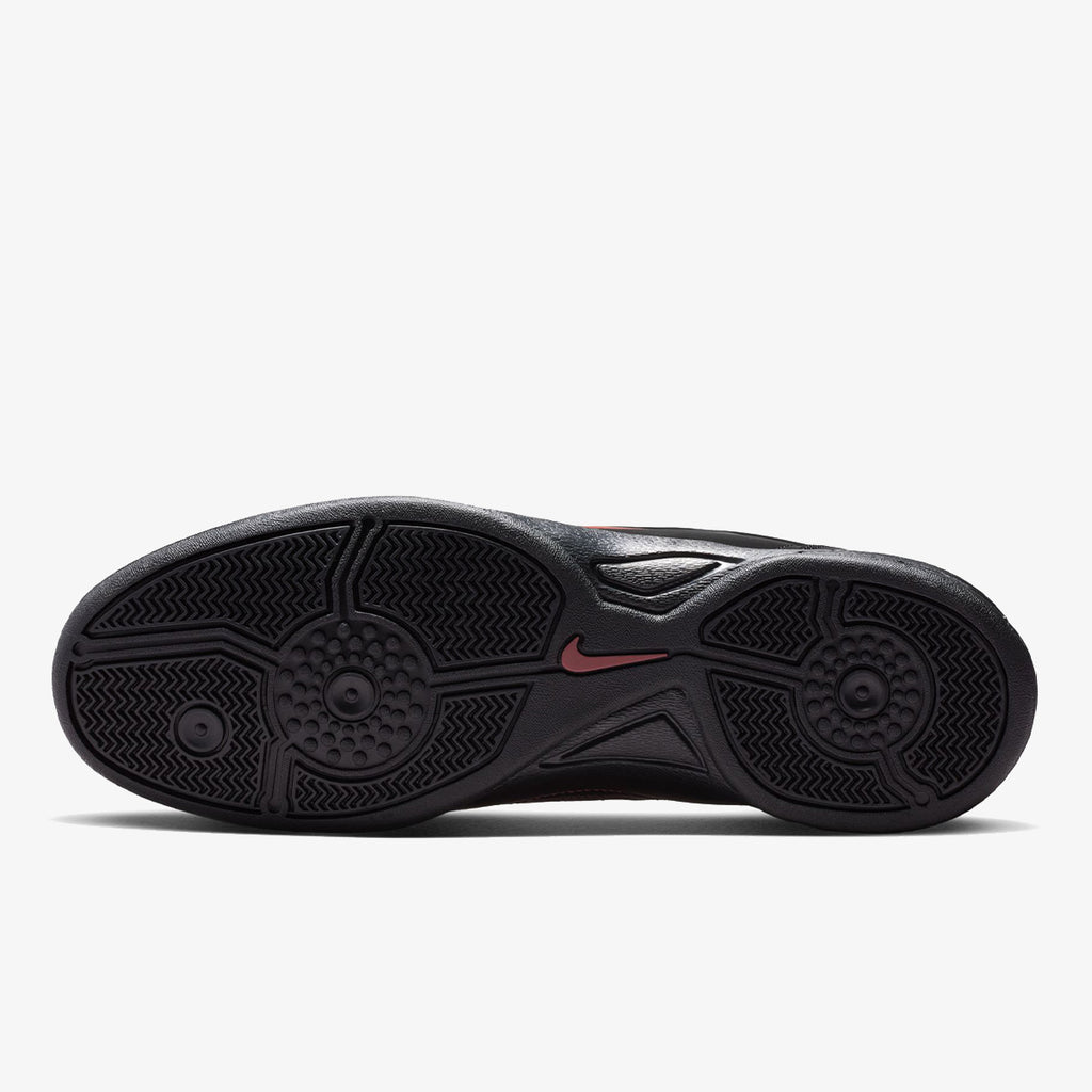 NIKE Спортни обувки Total 90