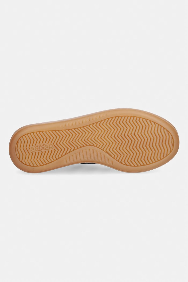 Велурени маратонки adidas Barreda Decode