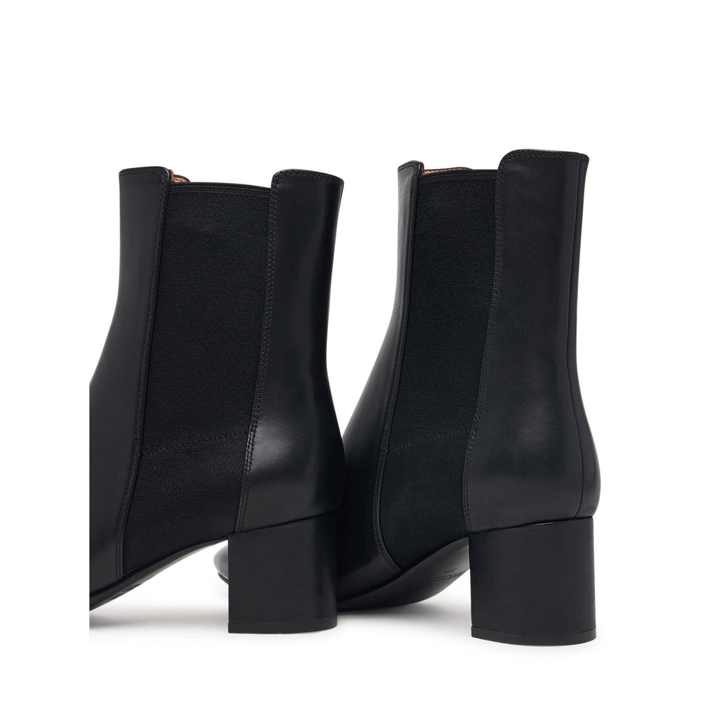 LOVE MOSCHINO Боти JA21045G0PIA700A Черен