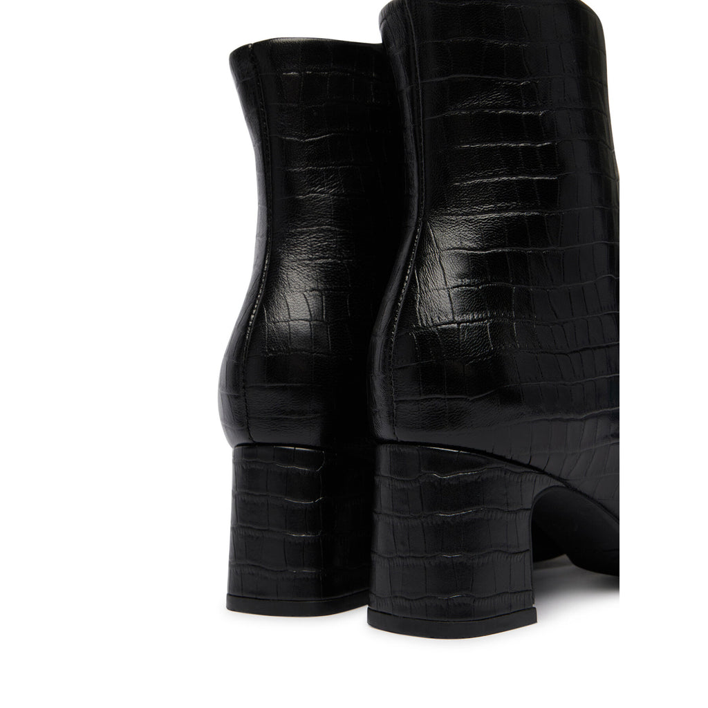 Clarks Боти Fernie Zip 26327187 Черен