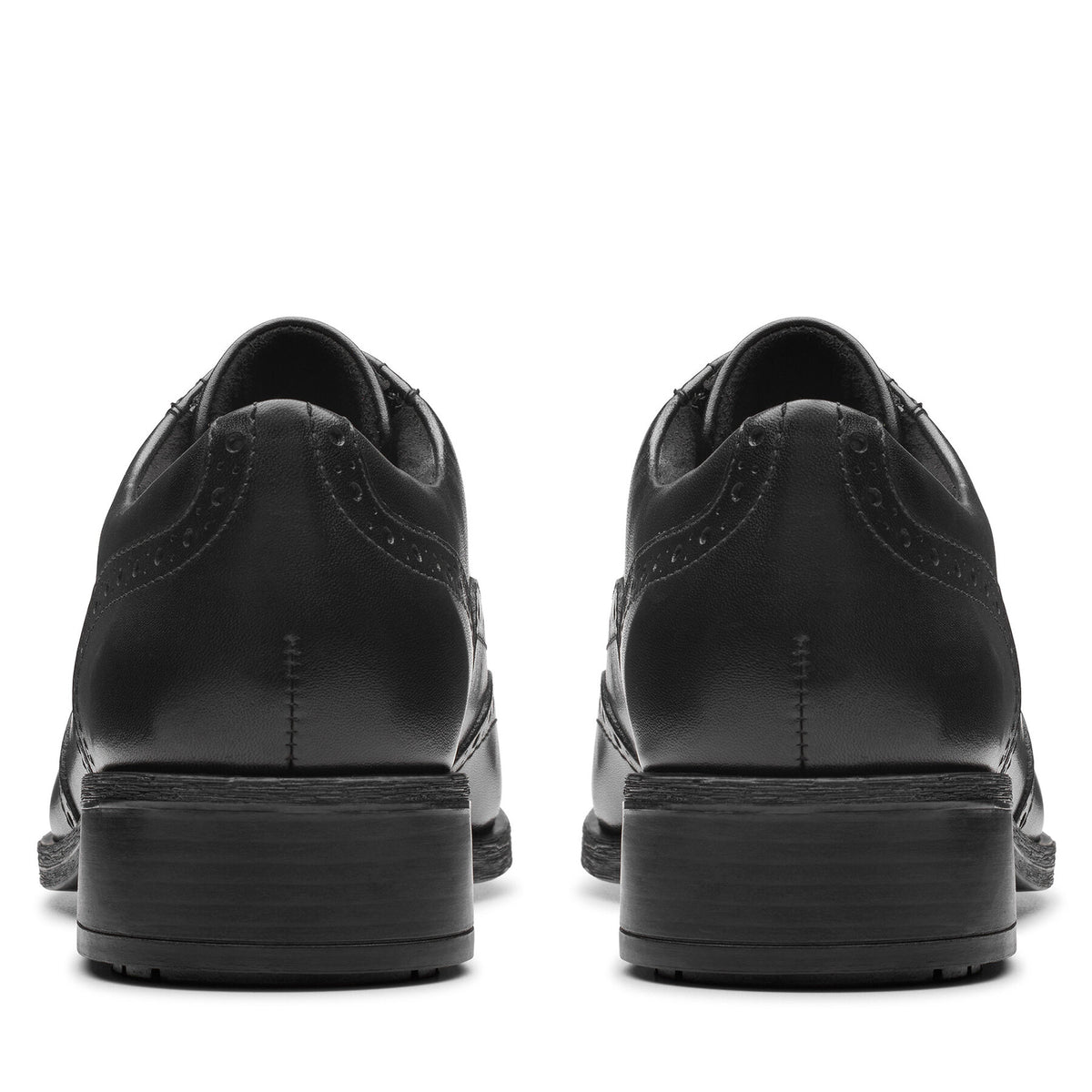 Clarks Обувки Havisham Oak 26178709 Черен
