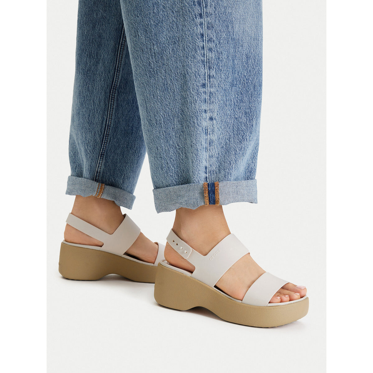 Crocs Сандали Brooklyn Sky Sandal 212250 Бежов