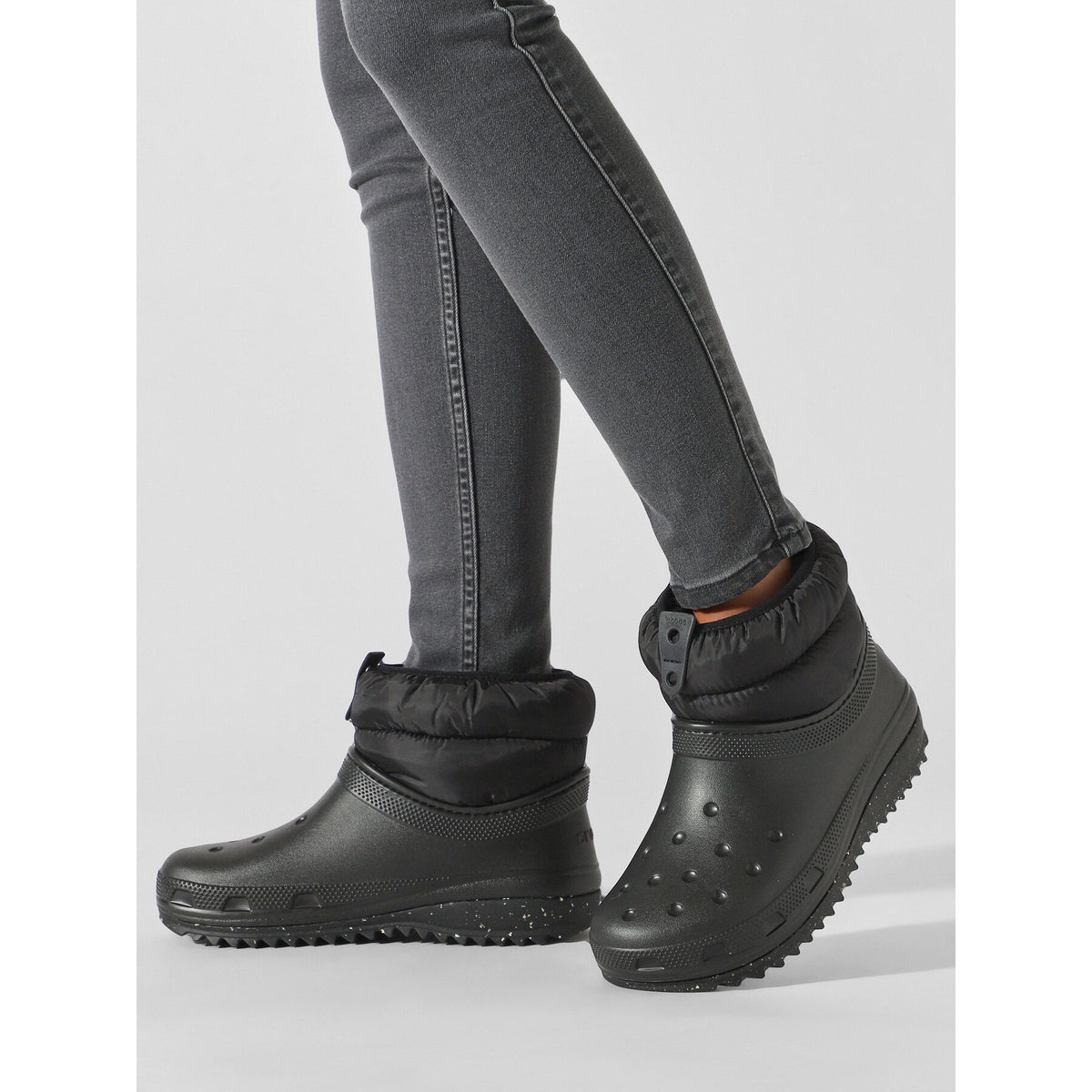 Crocs Боти Classic Neo Puff Shorty Boot W 207311 Черен