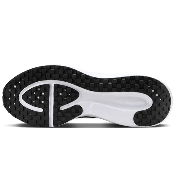 Nike Revolution 8 Black White